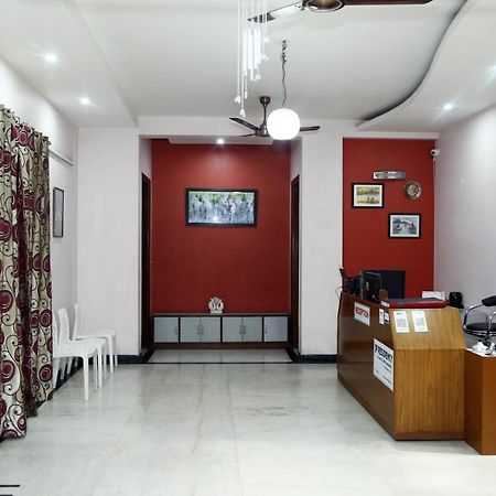 J P Residency Hotel Greater Noida Luaran gambar