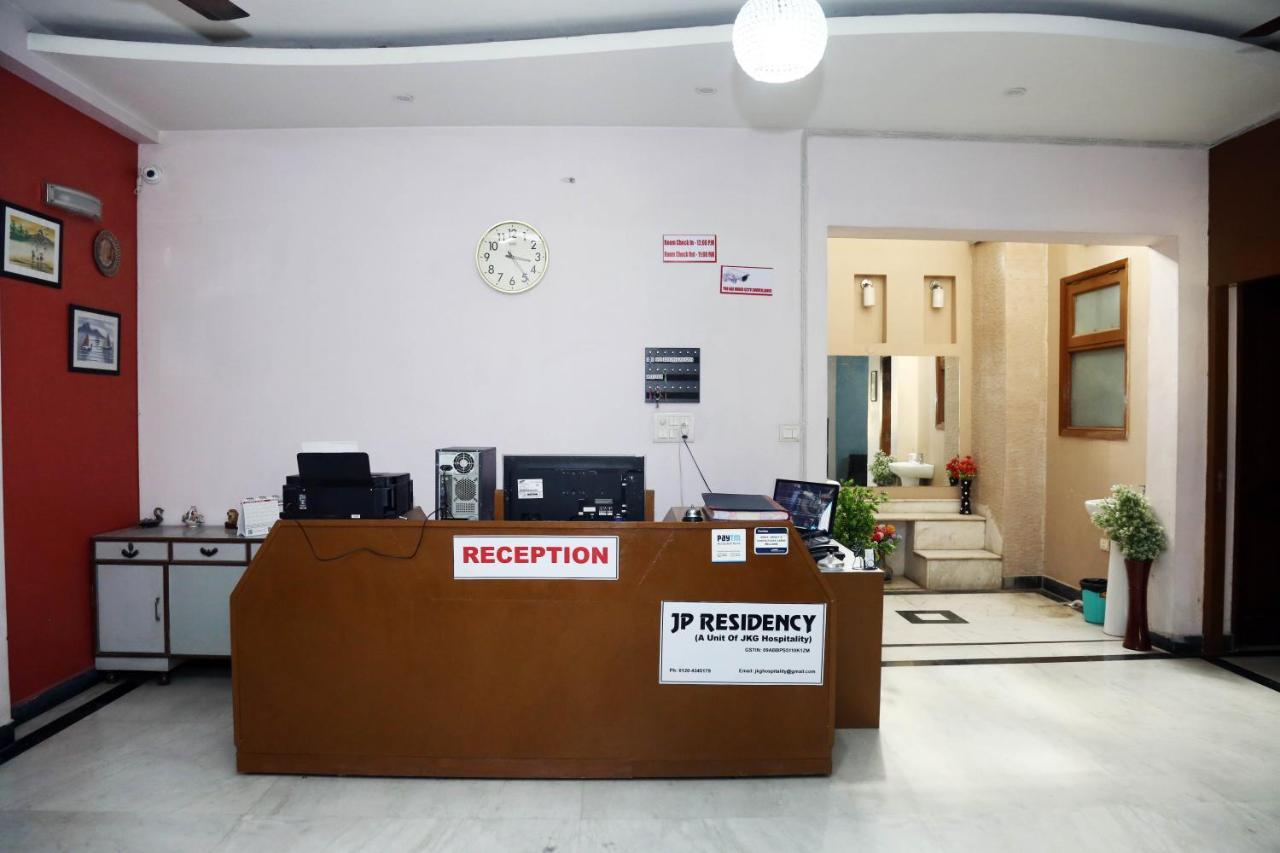 J P Residency Hotel Greater Noida Luaran gambar